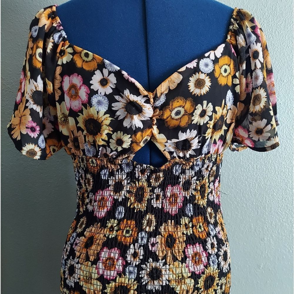 Justify Floral Print Cut Out Ruffle Hem Ruched Mini Dress Large - Picture 2 of 7